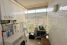 Short-term rental: Bright penthouse with rooftop terrace, pool and private parking