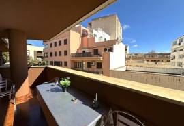 Amplio piso con terraza y plaza de garaje en Palma Amplio piso con terraza y plaza de garaje en Palma