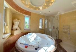 Exklusive Villa mit Meerblick und Design-Charakter in Vallgornera Exklusive Villa mit Meerblick und Design-Charakter in Vallgornera