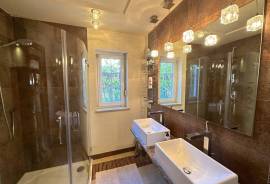 Exklusive Villa mit Meerblick und Design-Charakter in Vallgornera Exklusive Villa mit Meerblick und Design-Charakter in Vallgornera