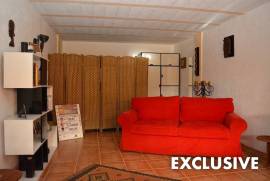 Well-maintained flat with many possibilities