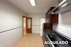 Amplio adosado con piscina