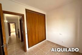 Amplio adosado con piscina