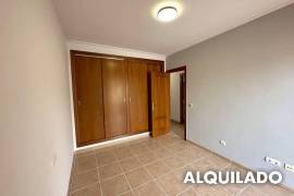 Amplio adosado con piscina
