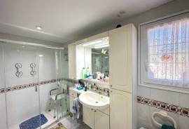 Finca cuidada y autosuficiente con jardín mediterráneo Finca cuidada y autosuficiente con jardín mediterráneo