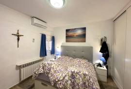 Finca cuidada y autosuficiente con jardín mediterráneo Finca cuidada y autosuficiente con jardín mediterráneo