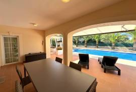 Exclusiva Villa con Vistas al Mar y Diseño Contemporáneo en Vallgornera Exclusiva Villa con Vistas al Mar y Diseño Contemporáneo en Vallgornera