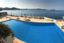 Luxury refurbished sea view flat in Cala Fornells Luxury refurbished sea view flat in Cala Fornells