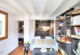 Luxussaniertes Penthouse-Studio mit wundervoller Terrasse im Herzen der Altstadt