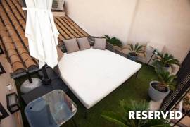 Luxury studio penthouse renovated and with spectacular terrace in the heart of the old town