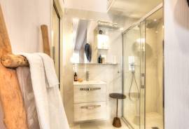 Luxussaniertes Penthouse-Studio mit wundervoller Terrasse im Herzen der Altstadt