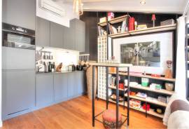 Luxussaniertes Penthouse-Studio mit wundervoller Terrasse im Herzen der Altstadt
