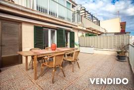 Dúplex renovado con vistas parciales al mar