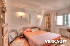 Saniertes Duplex Apartment mit Teilmeerblick