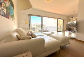 Bright, renovated flat in central location