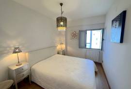 Bright, renovated flat in central location