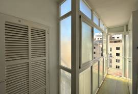 Bright, renovated flat in central location