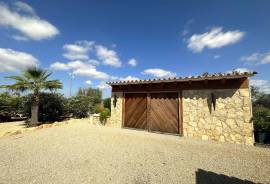 Hervorragend sanierte Finca in ruhiger Lage